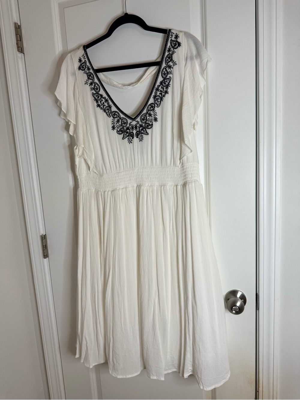 torrid White Midi Dress with Black Embroidered V-Neck